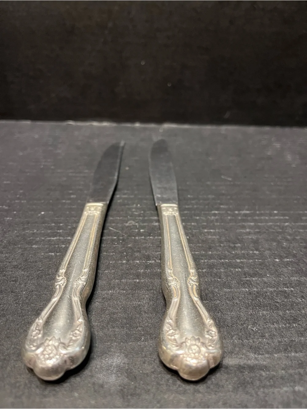 2 Butter knives Rogers Bro 1847 First Love Story  Replacement Silverware